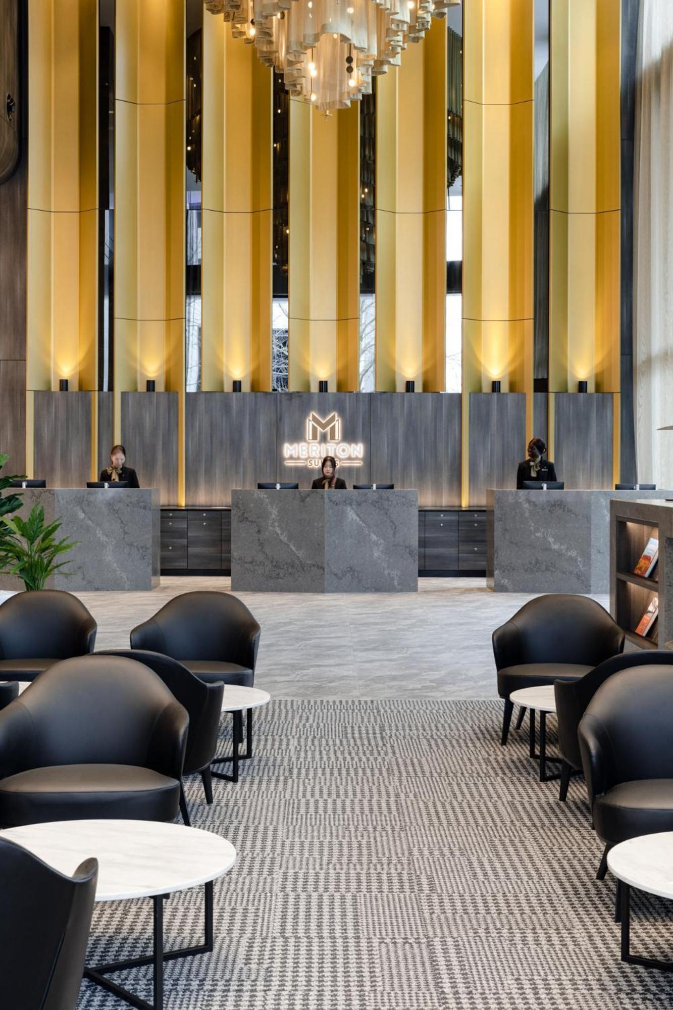 Meriton Suites Canberra Ngoại thất bức ảnh The lobby of the hotel