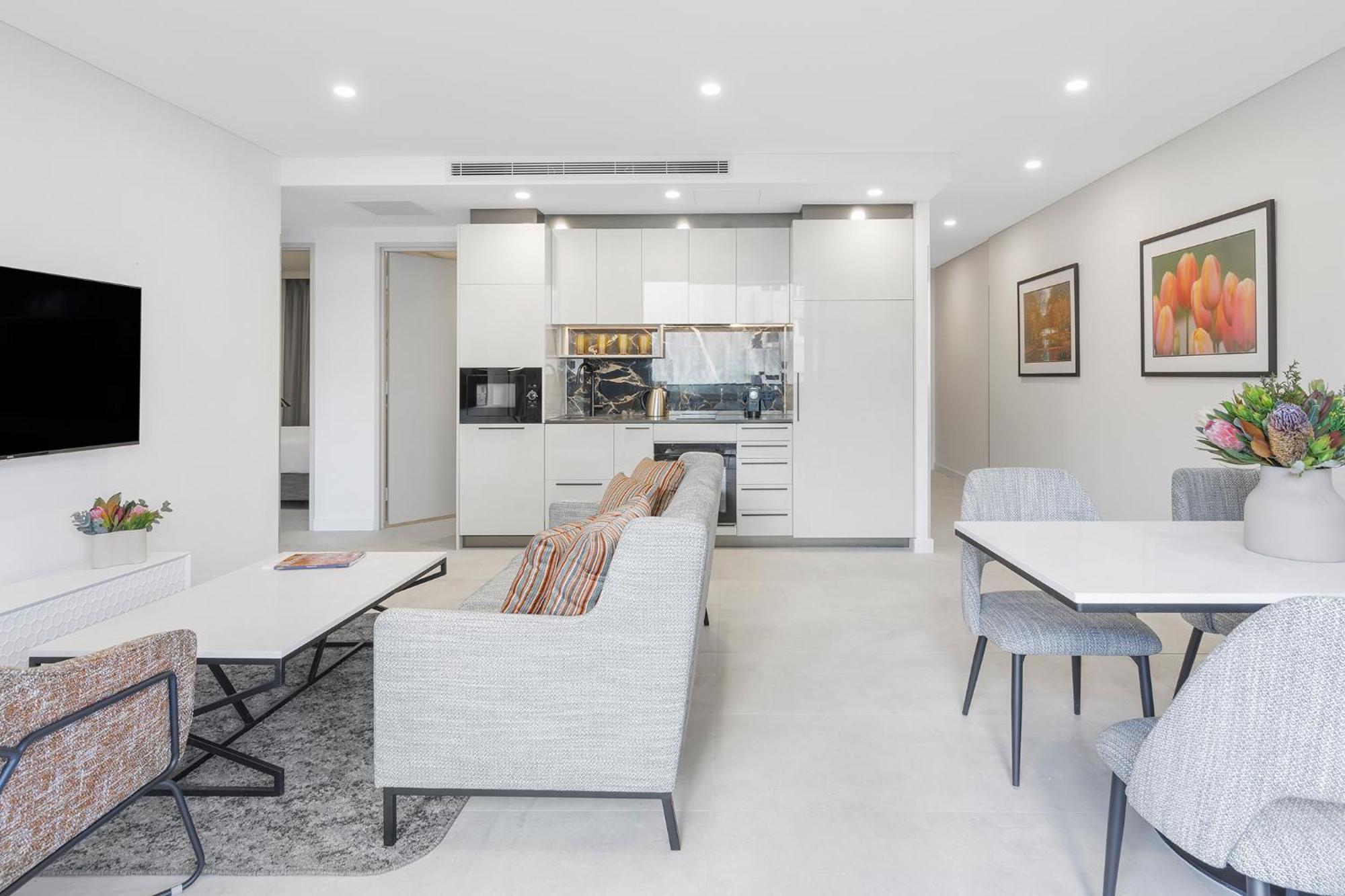Meriton Suites Canberra Ngoại thất bức ảnh A typical apartment interior