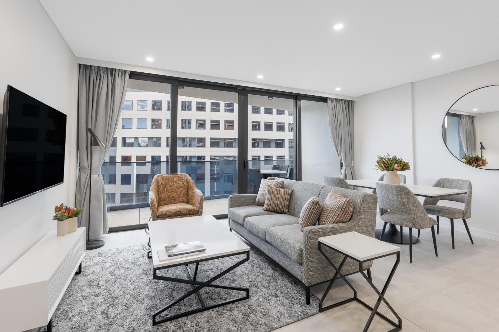 Meriton Suites Canberra Ngoại thất bức ảnh Living room