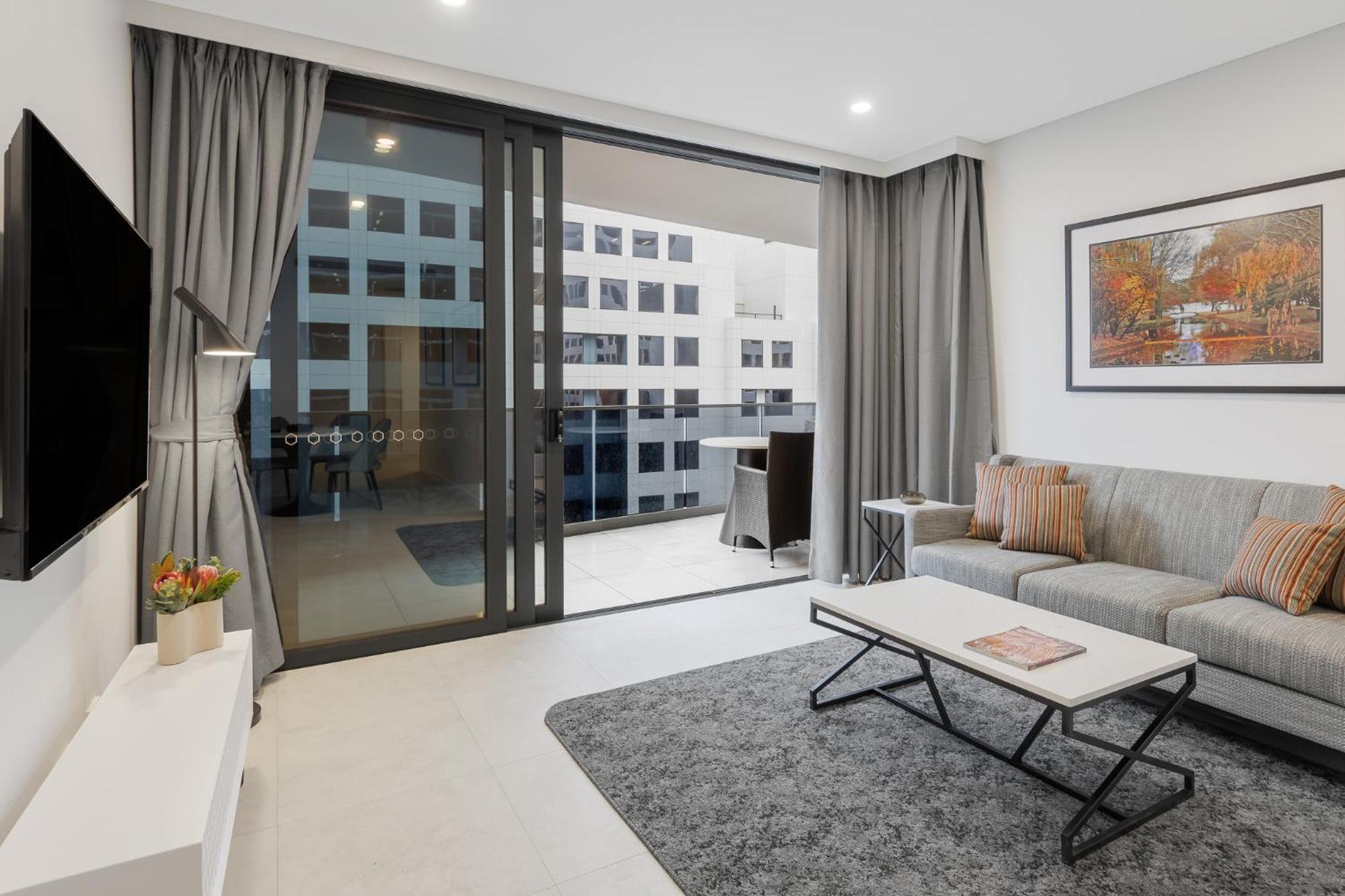 Meriton Suites Canberra Ngoại thất bức ảnh Living room